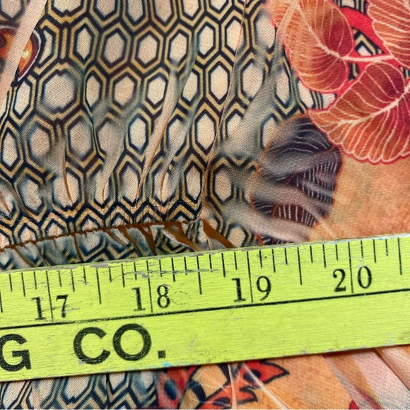 Chico’s Blouse Woman’s 3X Butterfly Style Sleeves Fun Print Earth tone color Top - Picture 8 of 11